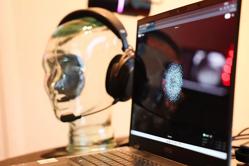 OpenAI投资奥特曼脑机接口初创公司Merge Labs，加速“人机融合”布局