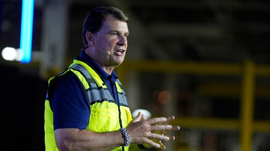 蓝领技工严重短缺 美国AI基建雄心遭遇现实瓶颈