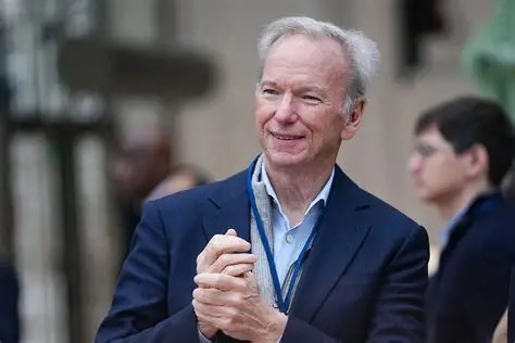 施密特警示欧洲：若不自建开源AI体系，恐将依赖中国模型