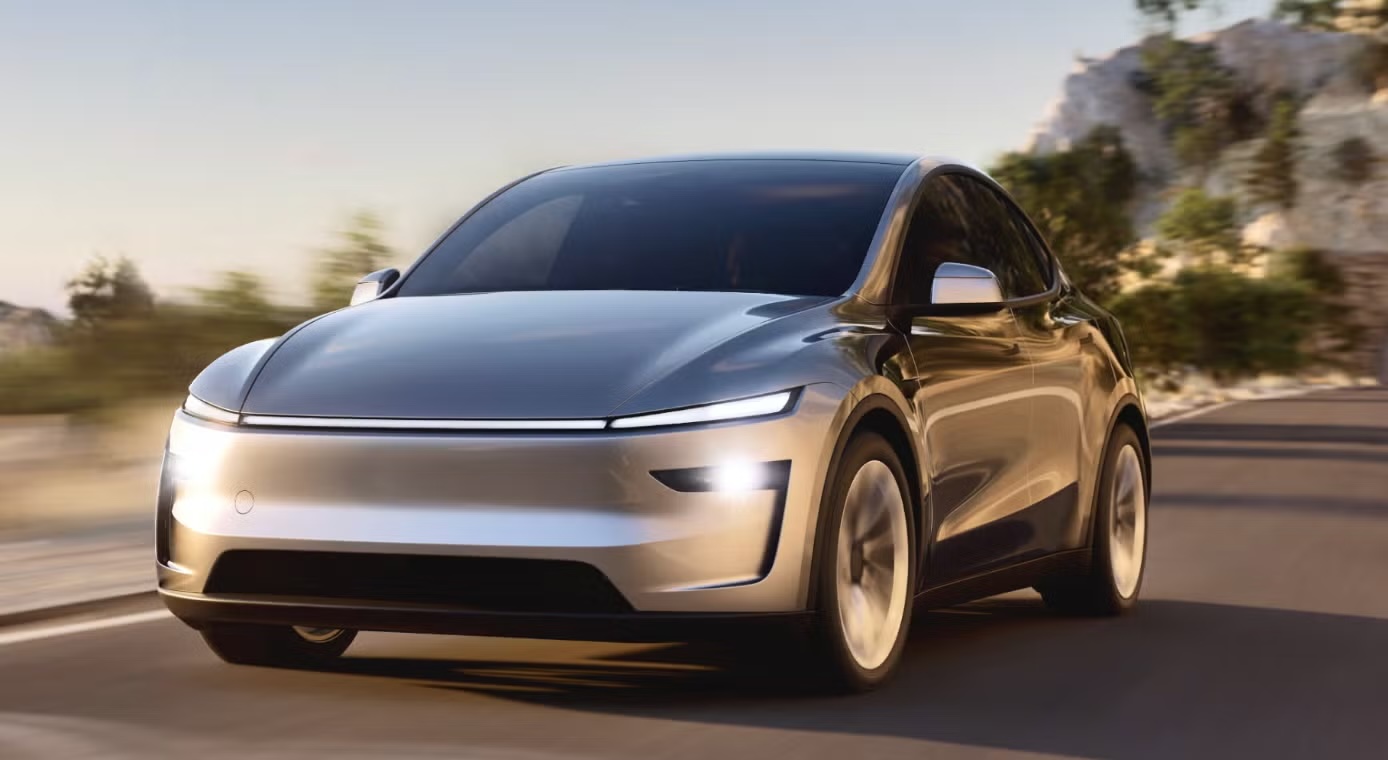 特斯拉2025年营收首现年度下滑，加速向物理AI公司转型