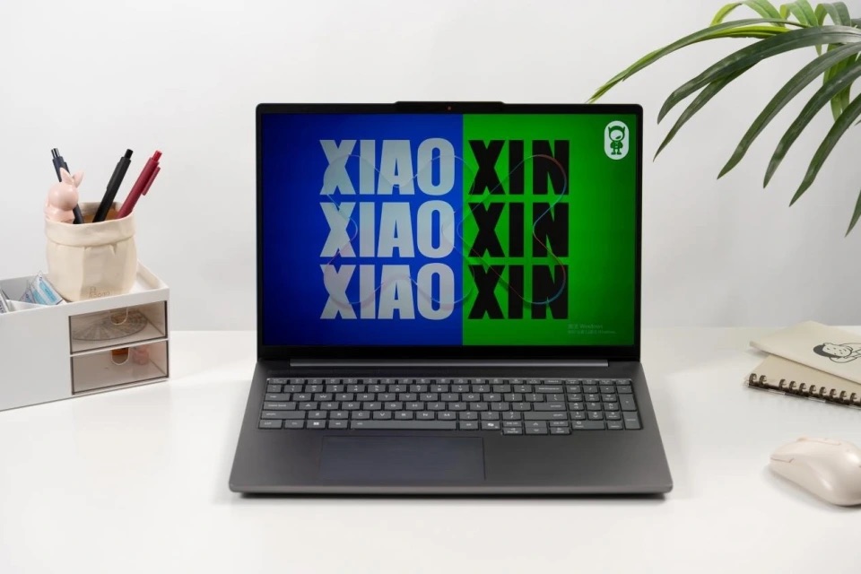 联想小新Pro 16GT酷睿版图赏：首发搭载Panther Lake架构的Ultra X9 388H处理器