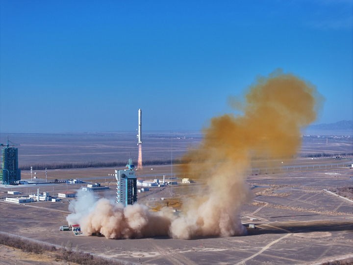 我国成功发射阿尔及利亚遥感三号卫星B星，中阿航天合作再迈新步