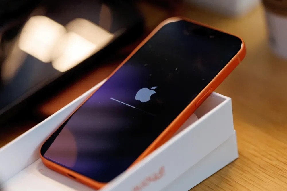 iPhone 17 Pro热销难掩苹果AI战略滞后，转型迫在眉睫