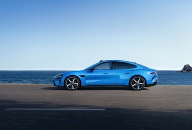 小米SU7实测26.5万公里电池衰减仅5.5%，车主挑战60万公里引行业关注