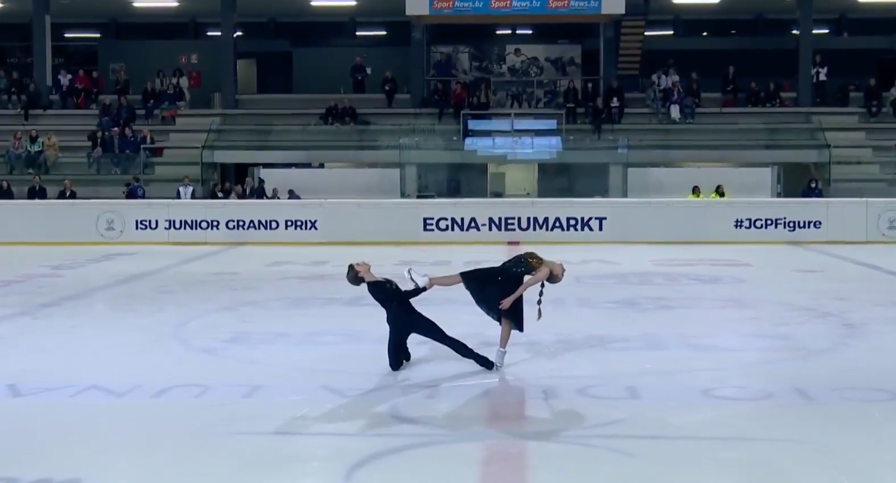 捷克冰舞兄妹冬奥首秀使用AI音乐 引发抄袭争议