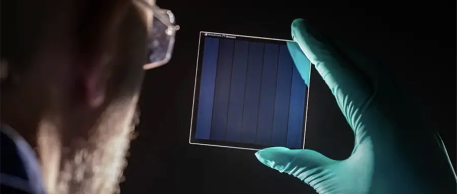 微软发布万年级玻璃存储技术 Project Silica 实现4.84TB室温超长保存