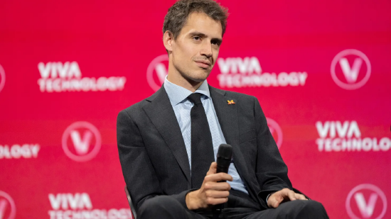 Mistral CEO预警：超半数企业SaaS软件将被AI重构，百家企业启动IT系统升级