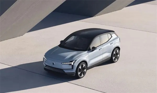 沃尔沃因电池热失控风险全球召回超4万辆EX30电动SUV