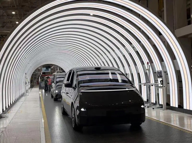 理想汽车2月交付26421辆，累计交付破150万领跑新势力