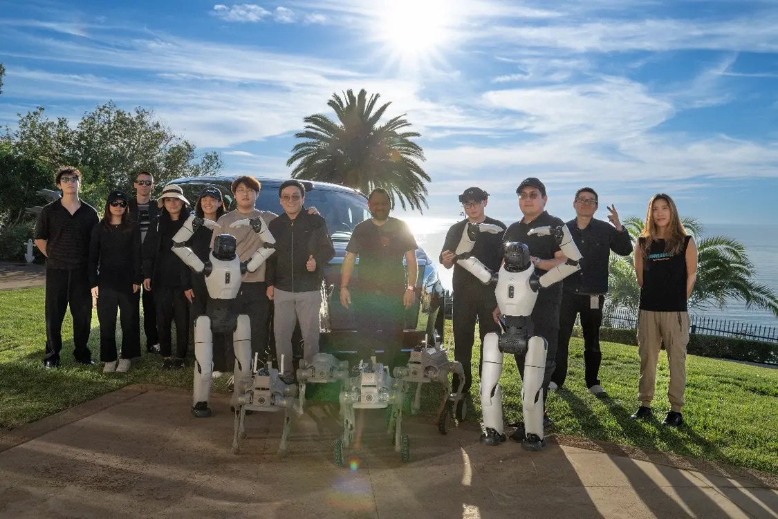 FF启动EAI机器人交付 首批6台落地美国高端民宿场景