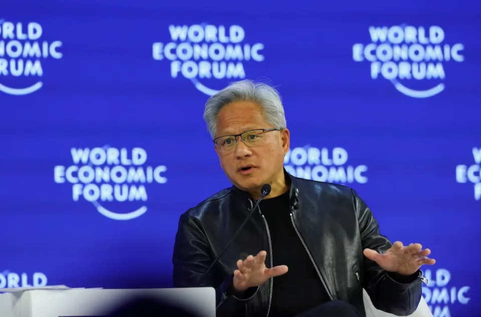 黄仁勋2027财年目标奖金400万美元，薪酬结构凸显英伟达长期激励逻辑