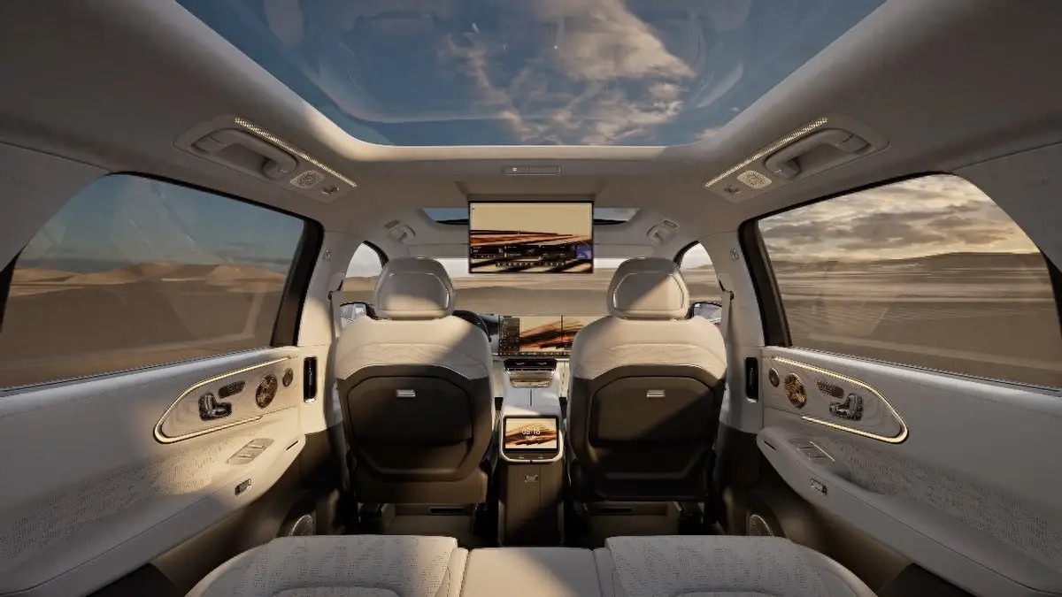 极氪8X内饰正式发布，运动豪华定位对标宝马X5