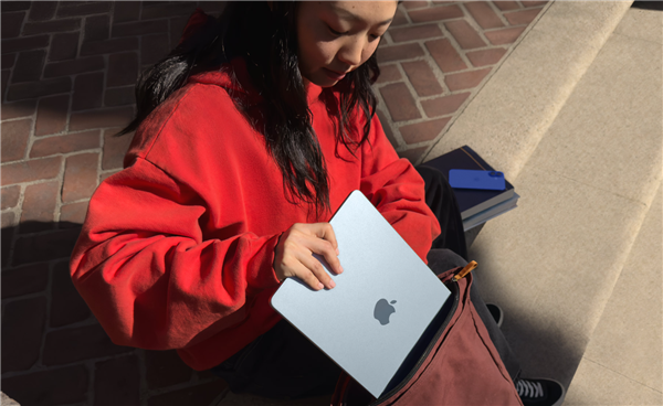 M5 MacBook Air评测出炉：SSD性能翻倍但内存成瓶颈