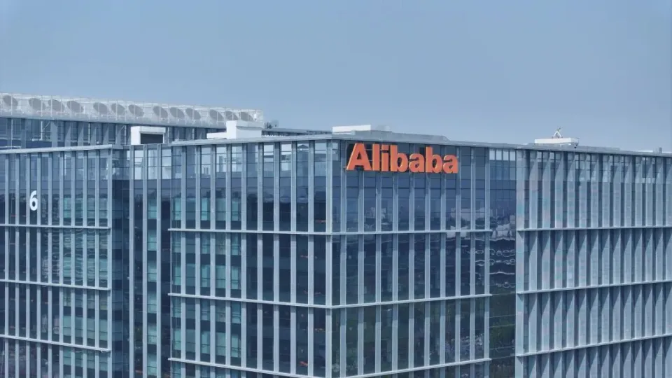 阿里AI全栈突围：千问月活破3亿、平头哥芯片量产，云业务剑指千亿美金目标