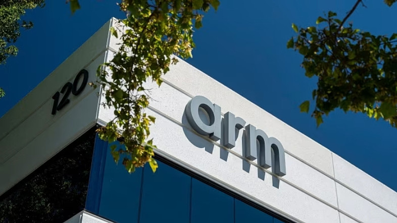 Arm终结36年授权模式 首推自研AI数据中心CPU直面英特尔与AMD竞争