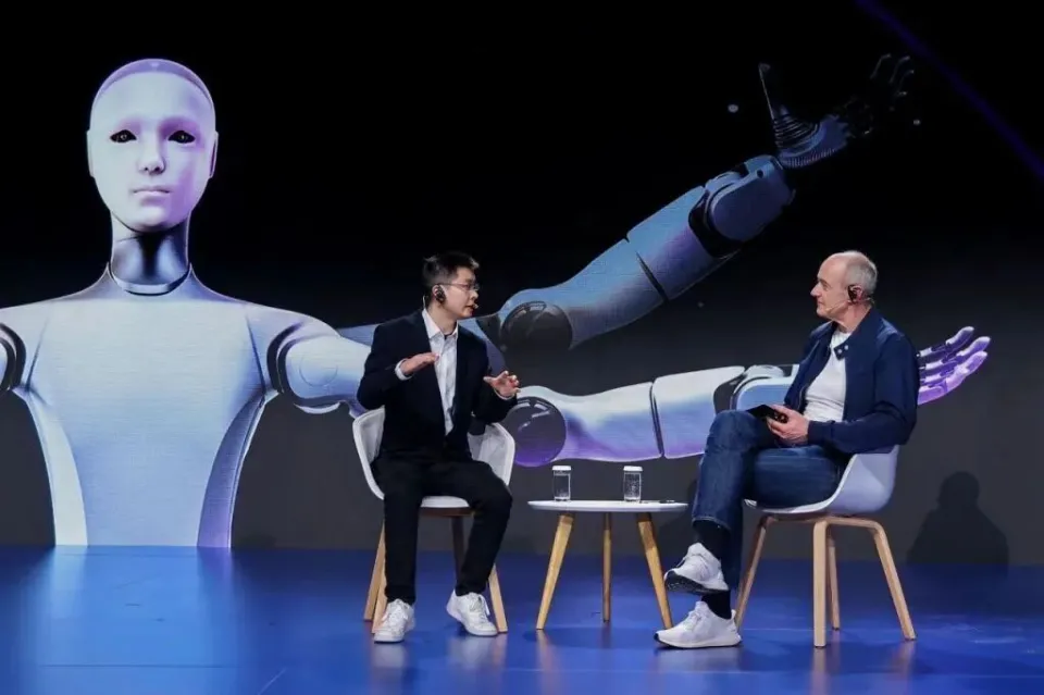 宇树科技王兴兴：六个月内实现机器人任意动作生成，触觉仍是落地瓶颈