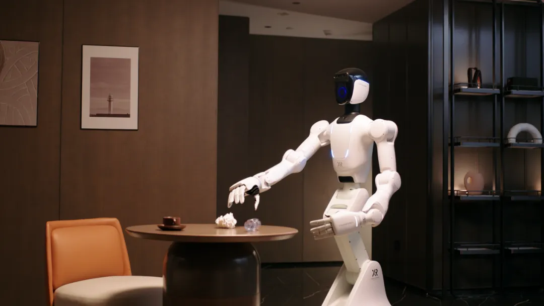 自变量机器人押注家庭场景，具身智能迈向真实世界闭环