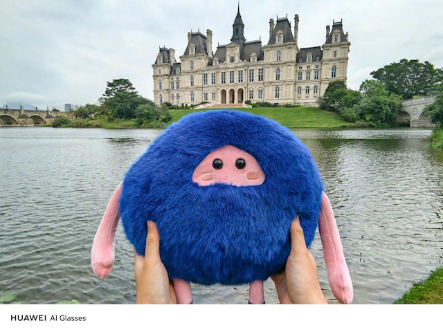 华为AI眼镜实拍首曝，何刚预告新品即将亮相