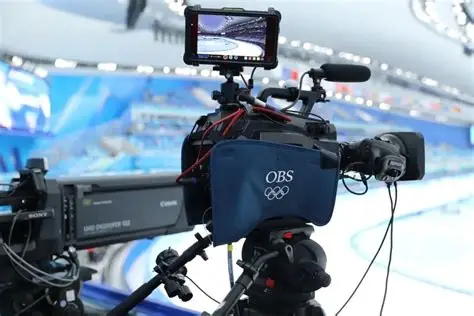 华光影像首发广播级8K/4K一体机，五大色彩引擎重塑专业拍摄标准