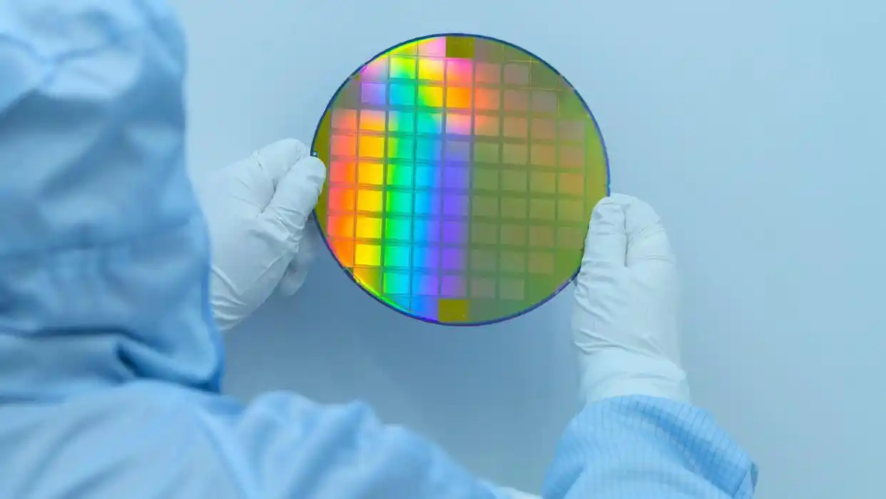 苹果A20 Pro芯片曝光：首搭2nm工艺与WMCM封装，iPhone Ultra或同步亮相