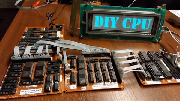 真·手搓CPU!旧芯片打造完整CPU:纯手工焊接+1800行汇编代码
