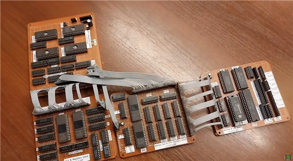 真·手搓CPU!旧芯片打造完整CPU:纯手工焊接+1800行汇编代码