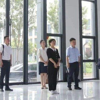 芜湖市湾沚区委书记殷琼一行至龙翼航空考察调研