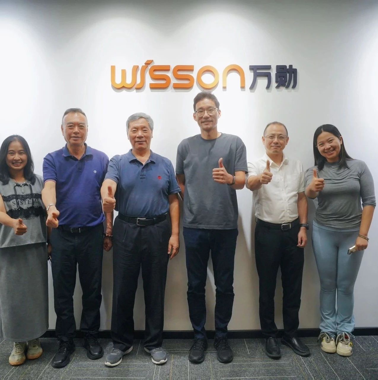深圳市无人机协会暨《无人机清洗与喷涂技术操作规程》编制组领导、专家莅临万勋科技考察指导