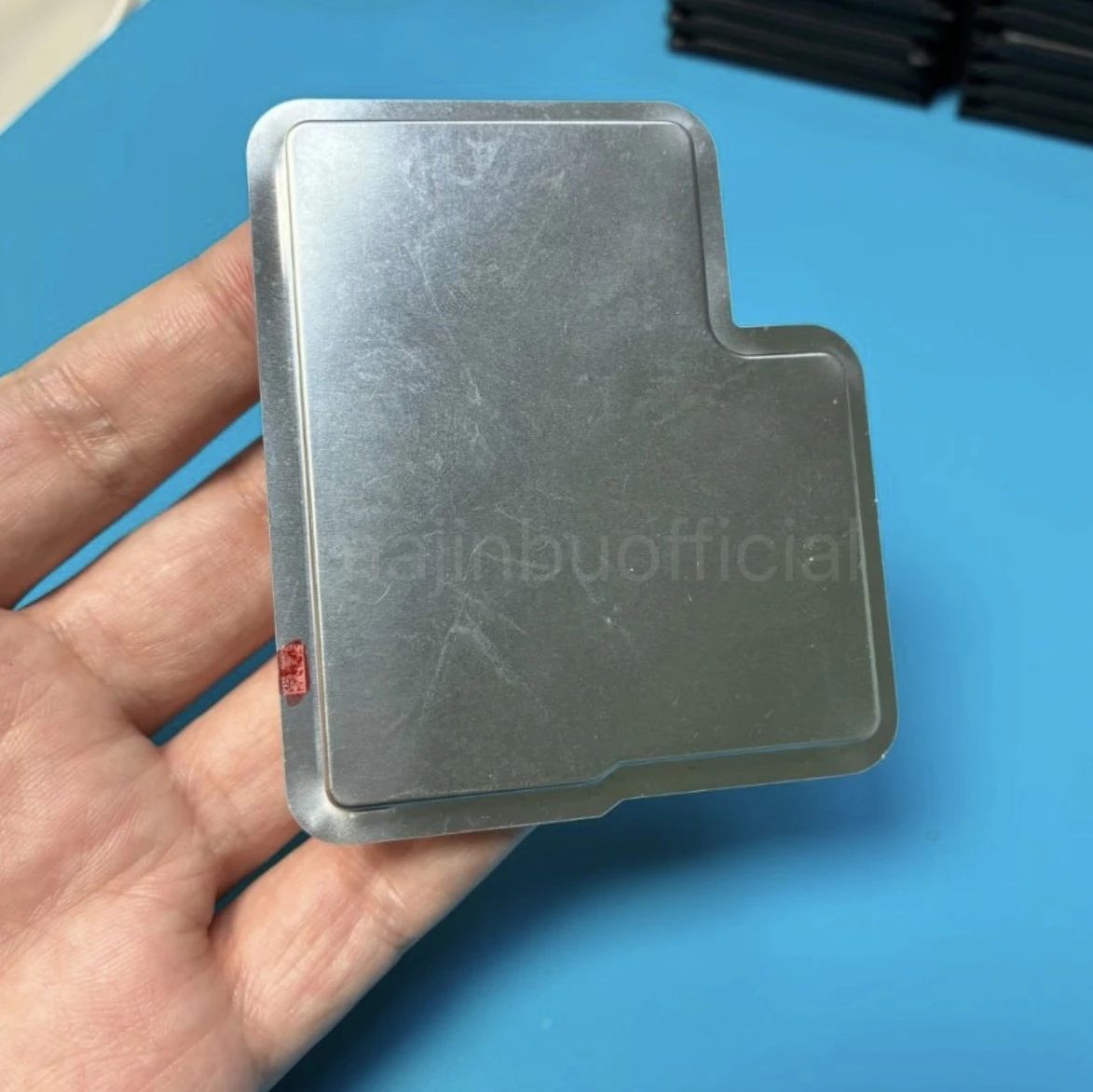 iPhone 17 Air电池实物曝光，约2900mAh 够用吗？