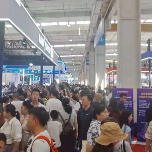 2025世界机器人大会现场直击，人形机器人技术“卷”出新高度，落地场景大作战开启