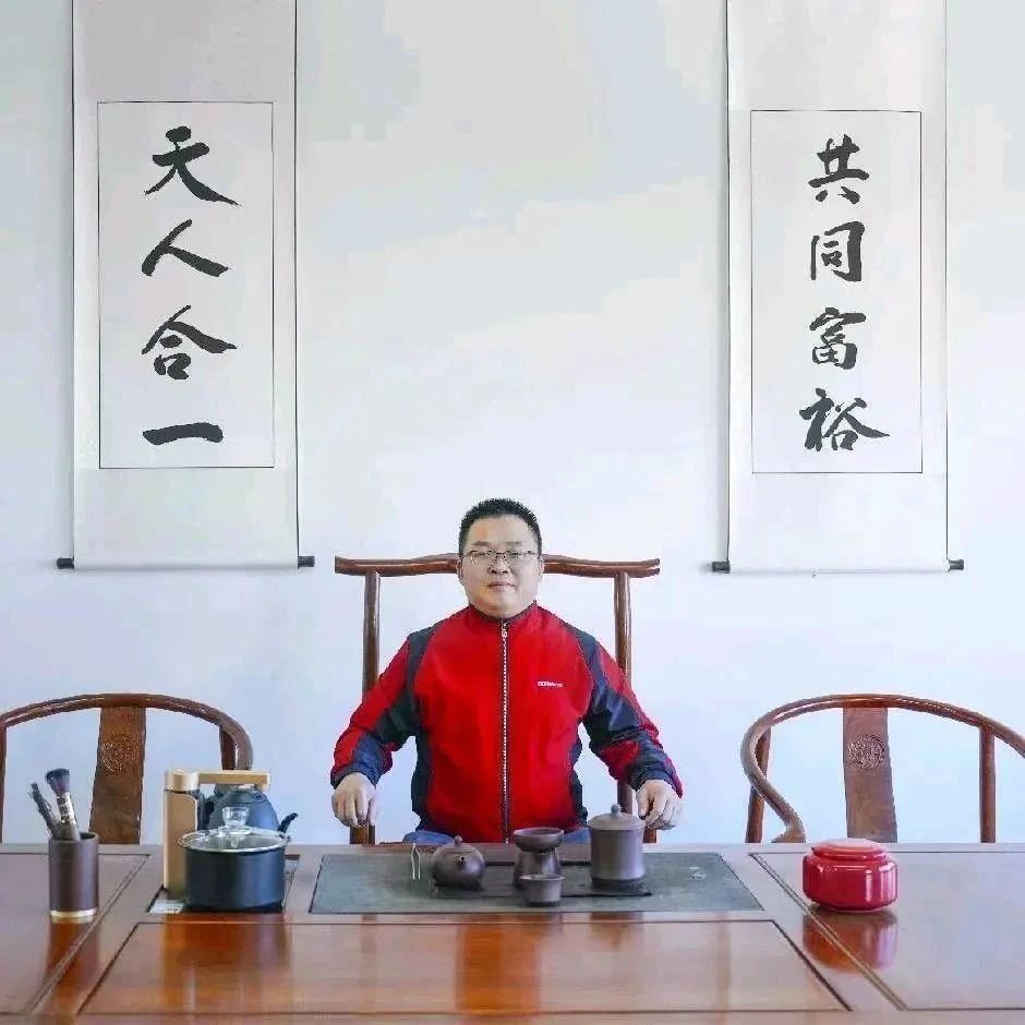 吃瓜进！某机器人总经理开价200万月薪被董事会否决 两年成功套现1.2亿 曾获得国家专精特新“小巨人”企业！