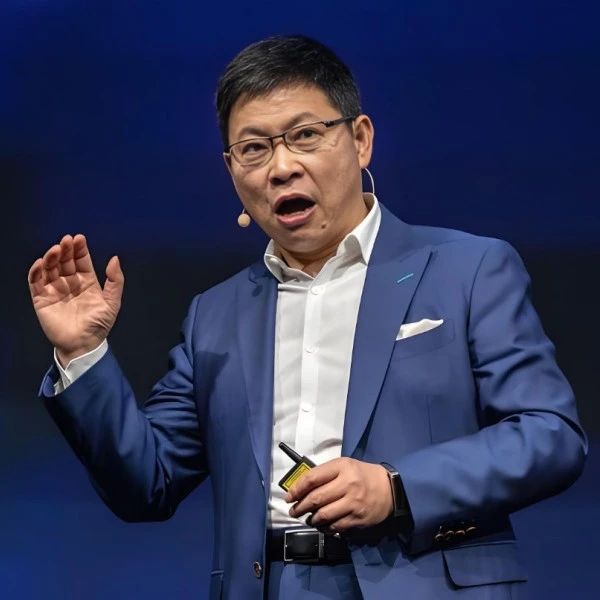 华为余承东：鸿蒙9月底看齐iOS安卓，很少说遥遥领先