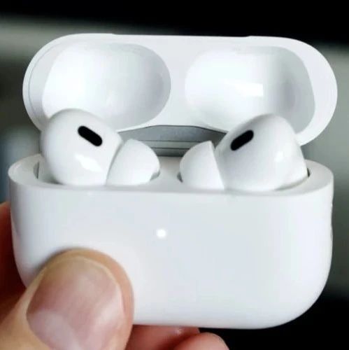 新 AirPods Pro 能测心率，苹果还想让耳机成为 AI 入口