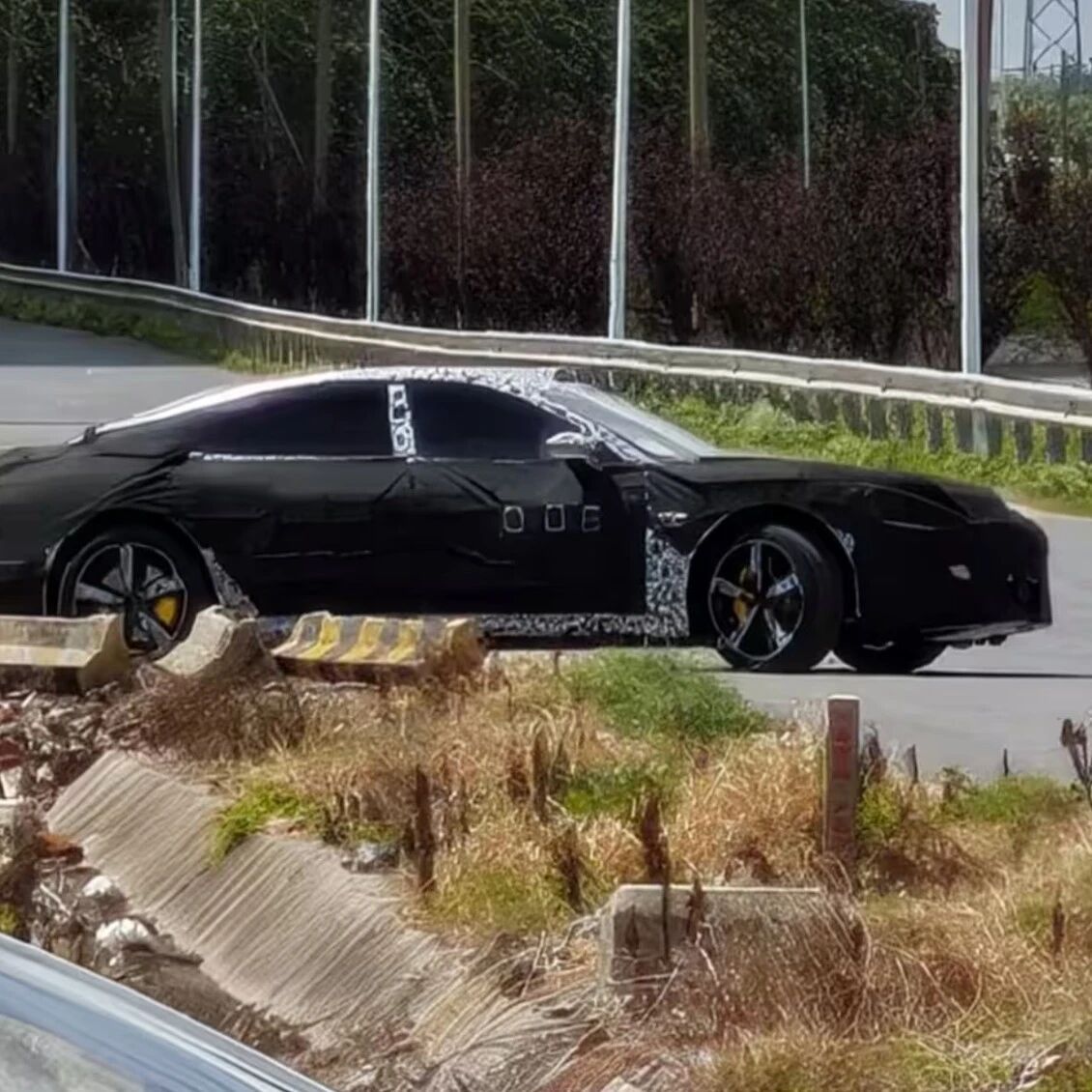 或以“SU7 L”命名，小米SU7加长版谍照曝光