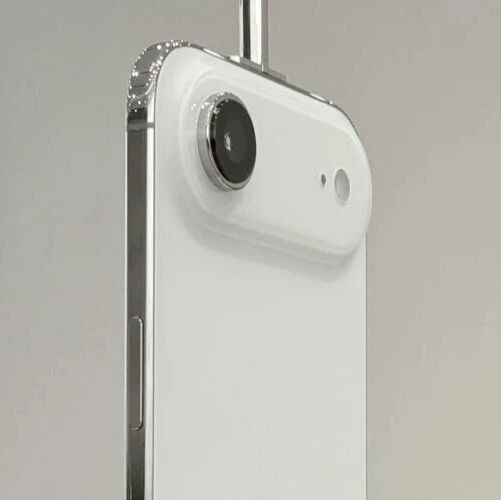 iPhone 17 全系现场体验，Air 薄得不真实，耳机强得不像话