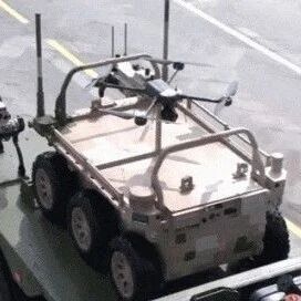 【机器人】中国军队“黑科技”曝光！历史首次国产“机器狼”亮相阅兵场