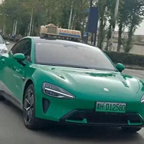 全国首辆小米SU7跑出租车，司机却被同行举报、踢出司机群，吐槽他“太卷了”，车主回应：比油车每月多挣4500元！
