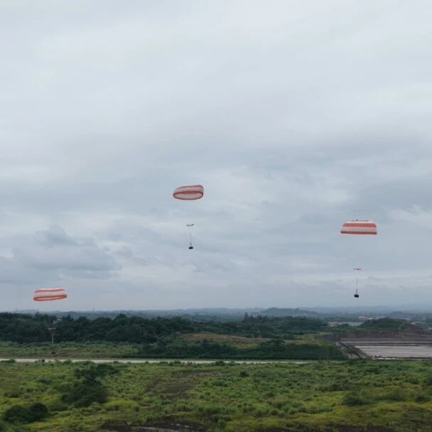 国产大型模块化商用无人机 大载重连续空投试验圆满成功