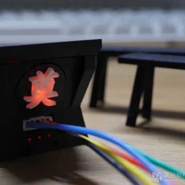 电子鬼才DIY全球最阴间的USB转TTL模块之中式棺材！