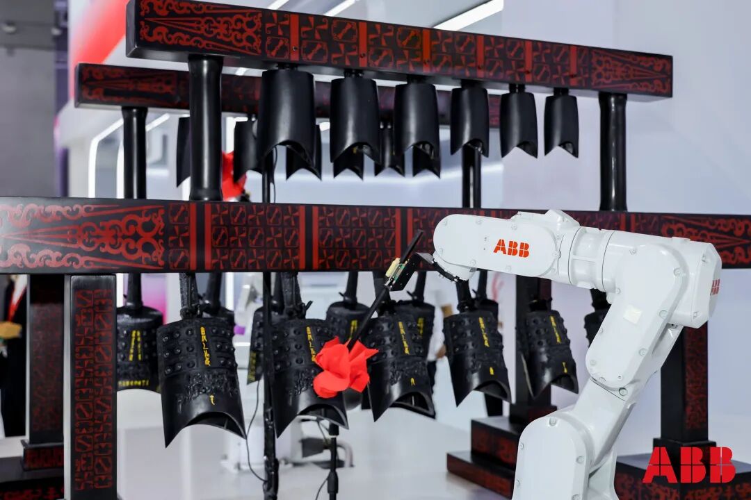 ABB亮相2025工博会，展示机器人未来新图景图3