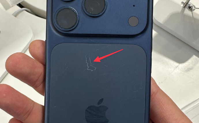 苹果正式回应 iPhone 17 Pro 机身划痕问题，并非设计缺陷！图6