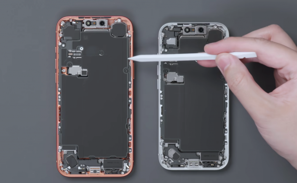 拆解新 iPhone 的「高原」设计，以及「可替换电池」的线索图17
