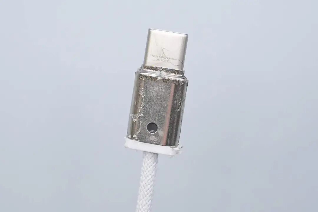 拆解报告：苹果港版25W Qi2.2+MagSafe无线充电器图26