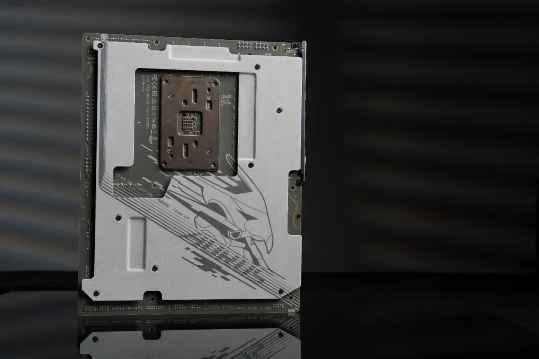 【八测】用心的“中期升级改款”，技嘉 X870E AORUS PRO X3D ICE评测图4