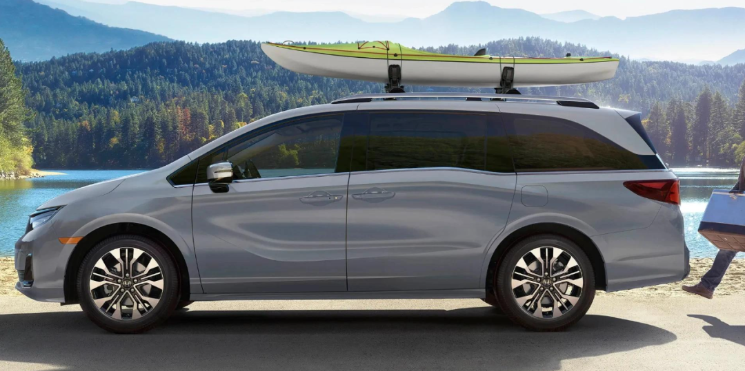 全新本田奥德赛惊艳亮相，卖30万，外观调整，全新内饰风格，搭载3.5LV6发动机，看着咋样？图2