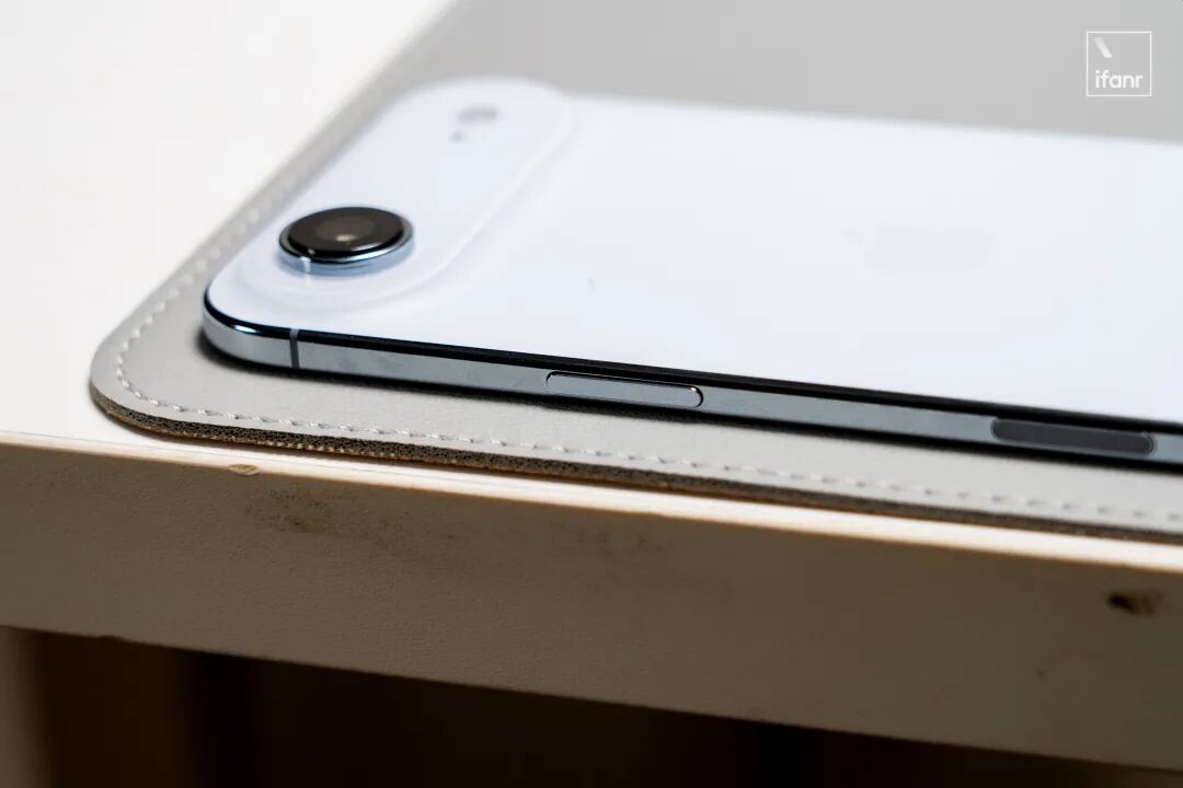 iPhone Air 港版评测：瘸腿是真瘸腿，好看也是真好看图3