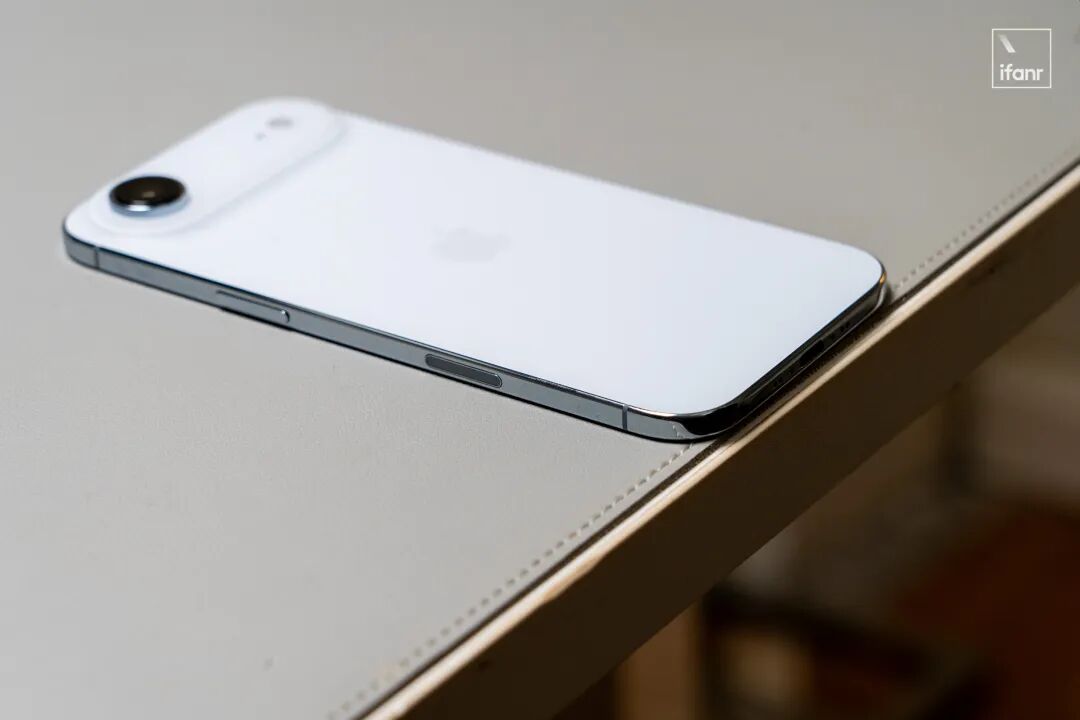 iPhone Air 港版评测：瘸腿是真瘸腿，好看也是真好看图18