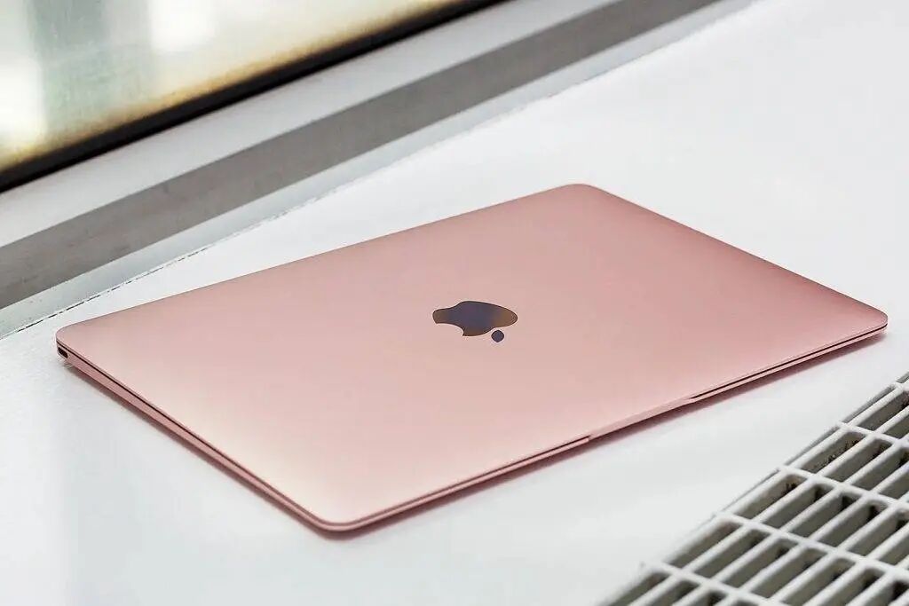 新 iPad 真机全球首曝！苹果被俄罗斯人透了个底朝天图11