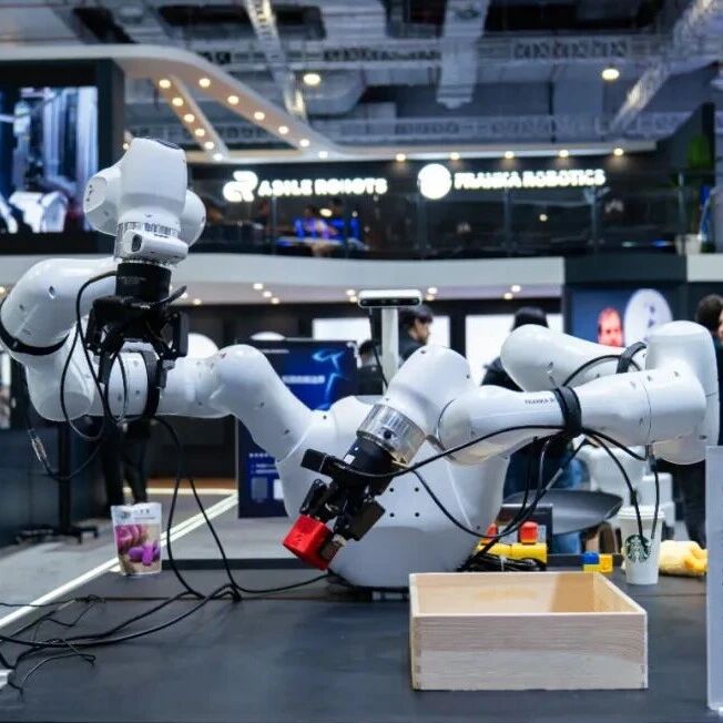 Franka Robotics 携创新产品及应用点燃工博会，引领机器人智能新时代！