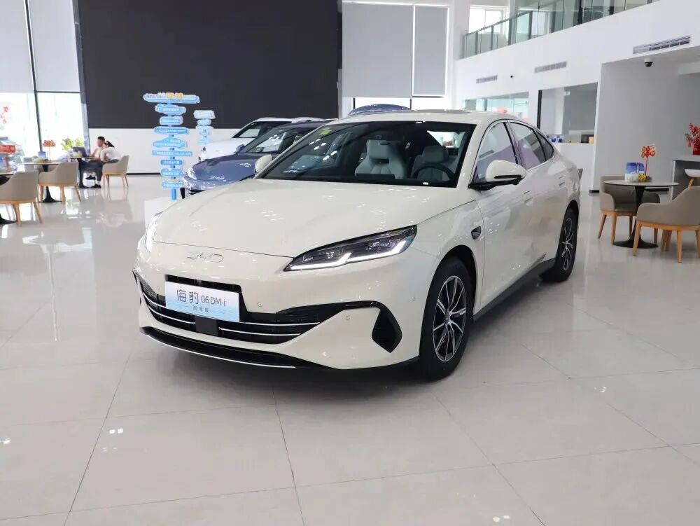 10万级插混轿车导购！这几款怎么挑都错不了图9